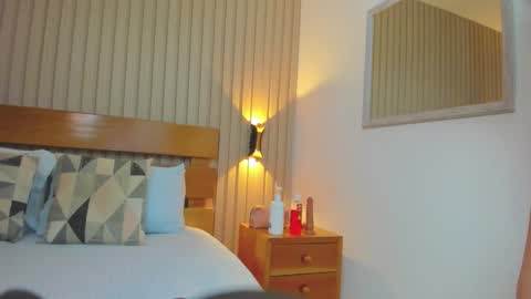 Snapshot of charlotee18_ chatting on 11/09/25, 02:21 charlotee18_ online show from 11/09/25, 02:21