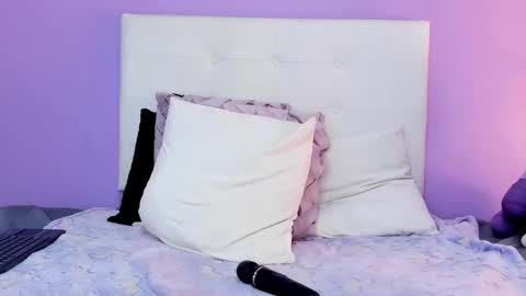 Char 3 online show from 09/26/25, 03:27