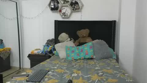 charlotte_027 online show from 01/25/25, 06:12