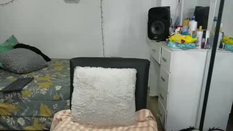 charlotte_027 online show from 12/20/25, 03:24