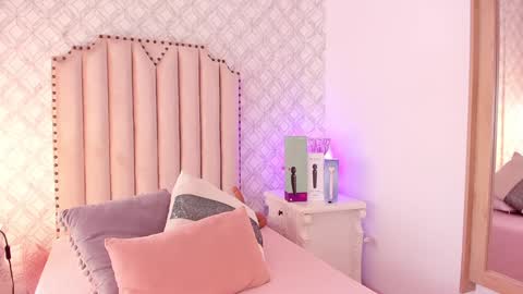   Charlotte  online show from 01/17/25, 08:00