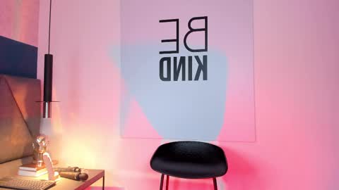 Snapshot of charlotte_copper chatting on 02/09/25, 01:46 Charlotte online show from 02/09/25, 01:46