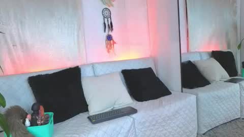 Snapshot of charlotte_copper chatting on 10/17/25, 10:29 Charlotte online show from 10/17/25, 10:29