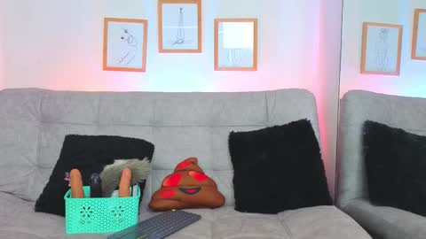 Snapshot of charlotte_copper chatting on 03/31/26, 10:26 Charlotte online show from 03/31/26, 10:26