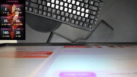 Snapshot of charlotte_gonsalez chatting on 12/12/24, 11:18 Charlotte online show from 12/12/24, 11:18