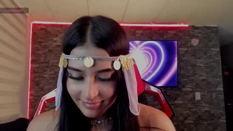 Charlotte  online show from 12/18/25, 11:33