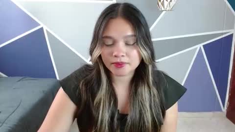 Charlotte  online show from 10/19/25, 05:46