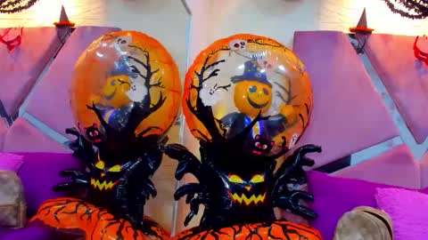 Charlotte Icee online show from 10/18/25, 05:14