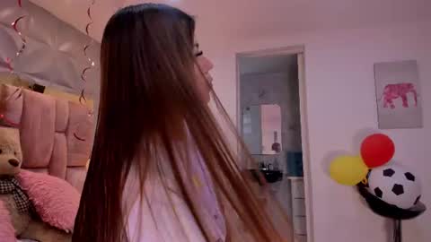 Snapshot of charlotte_icee chatting on 06/30/26, 01:01 Charlotte Icee online show from 06/30/26, 01:01