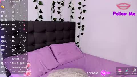 Snapshot of charlotte_jamees chatting on 01/23/25, 01:41 Charlotte james online show from 01/23/25, 01:41