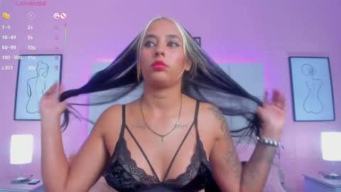 Snapshot of charlotte_kisss chatting on 04/14/26, 06:58 Charlotte online show from 04/14/26, 06:58