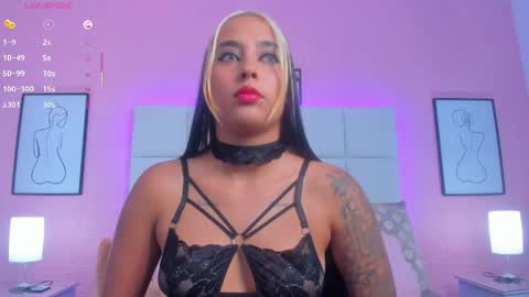 Snapshot of charlotte_kisss chatting on 04/18/26, 07:07 Charlotte online show from 04/18/26, 07:07