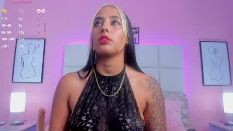 Snapshot of charlotte_kisss chatting on 04/23/26, 08:00 Charlotte online show from 04/23/26, 08:00