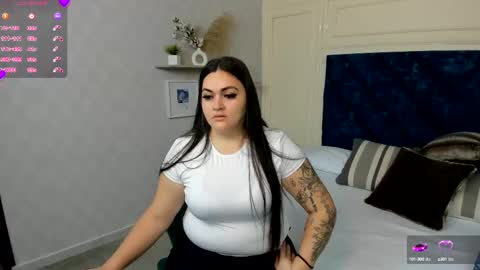 Snapshot of charlotte_mayers chatting on 09/13/25, 11:32 Charlotte Mayers online show from 09/13/25, 11:32