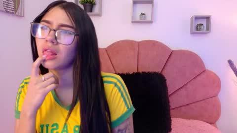 Charlotte  online show from 11/10/25, 08:19