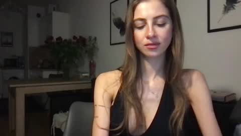 Charlotte Roche online show from 02/19/25, 03:27