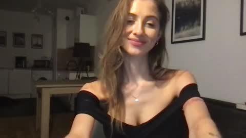 Charlotte Roche online show from 03/05/25, 06:12