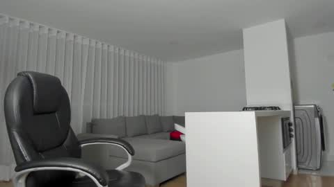 Snapshot of charlotte_tiller chatting on 01/27/25, 02:31 Yuli online show from 01/27/25, 02:31