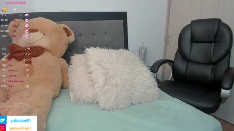 Snapshot of charlotte_tiller chatting on 02/21/25, 11:43 Yuli online show from 02/21/25, 11:43