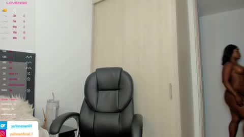 Snapshot of charlotte_tiller chatting on 03/10/25, 04:07 Yuli online show from 03/10/25, 04:07