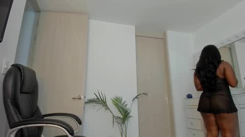 Snapshot of charlotte_tiller chatting on 03/07/26, 11:02 Yuli online show from 03/07/26, 11:02