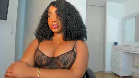 Snapshot of charlotte_tiller chatting on 04/13/26, 06:08 Yuli online show from 04/13/26, 06:08