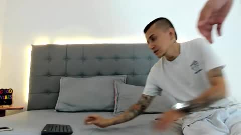 Snapshot of charlotteandsimon chatting on 10/06/25, 11:51 charlotteandsimon online show from 10/06/25, 11:51