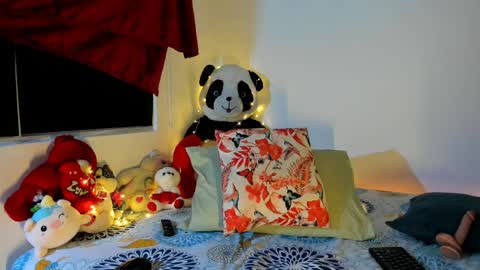 Snapshot of charlottee07 chatting on 04/10/26, 01:22 charlottee07 online show from 04/10/26, 01:22