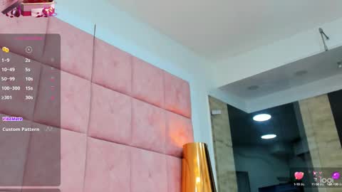 Snapshot of charlottee17 chatting on 02/14/25, 07:33 ANDRE online show from 02/14/25, 07:33