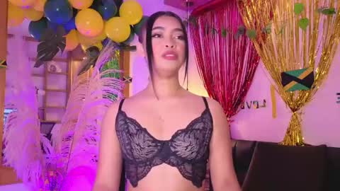 Snapshot of charlotteg18 chatting on 04/21/26, 02:51 Charlote online show from 04/21/26, 02:51