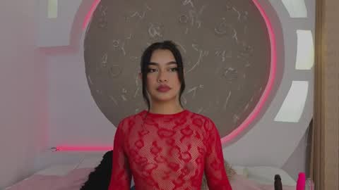 Snapshot of charlotteg18 chatting on 04/22/26, 02:47 Charlote online show from 04/22/26, 02:47