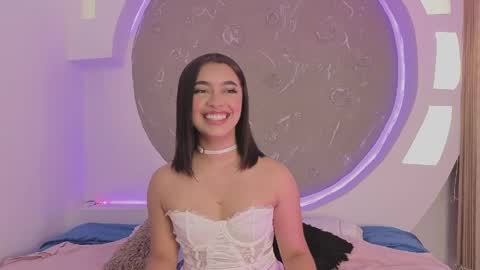 Snapshot of charlotteg18 chatting on 04/25/26, 02:47 Charlote online show from 04/25/26, 02:47
