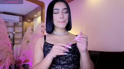 Snapshot of charlotteg18 chatting on 05/25/26, 03:23 Charlote online show from 05/25/26, 03:23