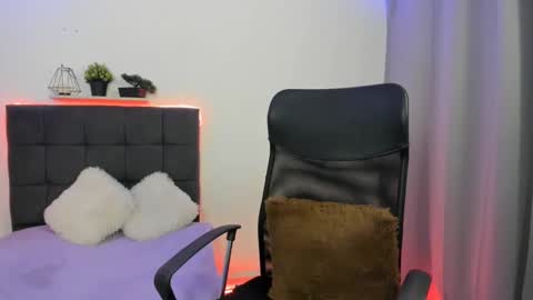 Snapshot of charlottelabouff chatting on 03/02/25, 11:42 Charlotte online show from 03/02/25, 11:42