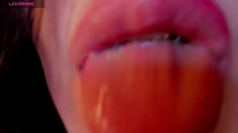 Snapshot of charlottemeyerr chatting on 12/20/24, 08:01 charlot online show from 12/20/24, 08:01