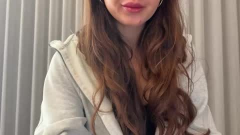 Snapshot of charlottewife chatting on 08/02/26, 01:26 charlottewife online show from 08/02/26, 01:26