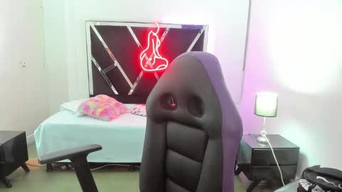    online show from 10/04/25, 09:24