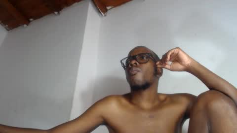 charly_vergonti_ online show from 11/30/25, 05:50