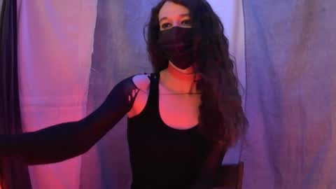 Snapshot of charlydestroyer chatting on 09/24/25, 03:37 charly dest online show from 09/24/25, 03:37