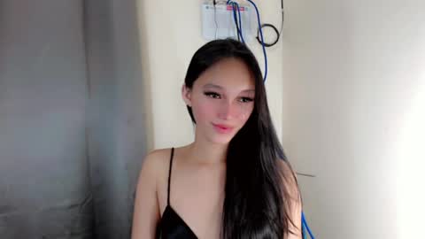 Snapshot of charm_fuckdoll8 chatting on 07/12/26, 12:18 charm_fuckdoll8 online show from 07/12/26, 12:18