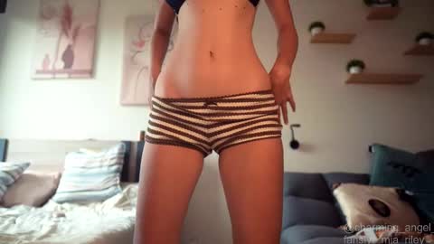 Snapshot of charming_angel_ chatting on 11/12/25, 03:07 Marseline Chaturbelle online show from 11/12/25, 03:07