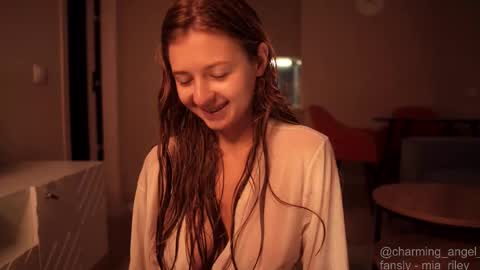 Snapshot of charming_angel_ chatting on 11/28/25, 05:21 Marseline Chaturbelle online show from 11/28/25, 05:21