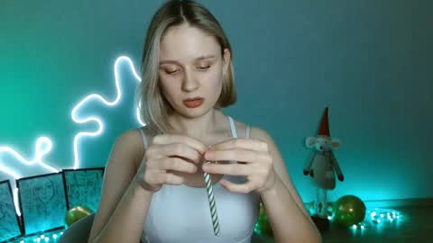 Snapshot of charming_beauty chatting on 01/06/25, 06:36 Michelle online show from 01/06/25, 06:36