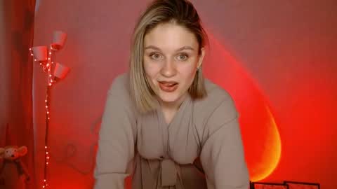 Snapshot of charming_beauty chatting on 01/14/25, 03:11 Michelle online show from 01/14/25, 03:11