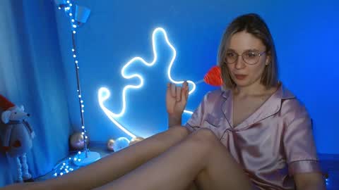 Snapshot of charming_beauty chatting on 01/18/25, 03:20 Michelle online show from 01/18/25, 03:20