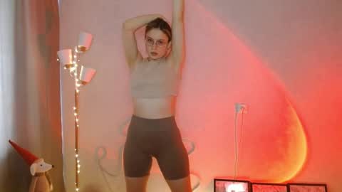 Snapshot of charming_beauty chatting on 01/21/25, 03:04 Michelle online show from 01/21/25, 03:04