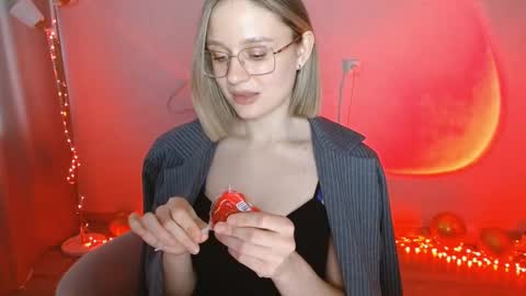 Snapshot of charming_beauty chatting on 01/30/25, 06:35 Michelle online show from 01/30/25, 06:35