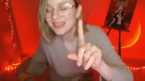 Snapshot of charming_beauty chatting on 02/14/25, 10:17 Michelle online show from 02/14/25, 10:17