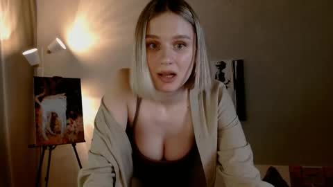 Snapshot of charming_beauty chatting on 11/10/25, 06:45 Michelle online show from 11/10/25, 06:45