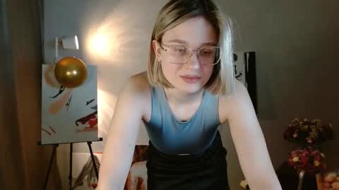 Snapshot of charming_beauty chatting on 11/29/25, 01:08 Michelle online show from 11/29/25, 01:08